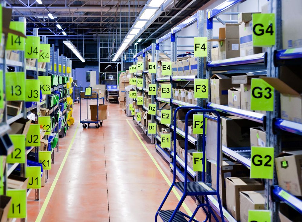 Why is it worth outsourcing inventory to an external company?